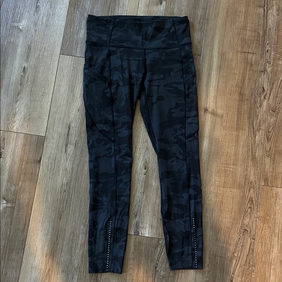 Lululemon Black Camouflage Leggings with pockets 6 - Picture 1 of 6